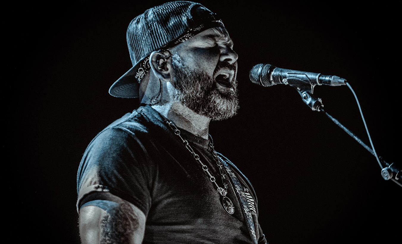 Red dirt singer-songwriter Stoney LaRue lights up Cherokee Casino Nov. 26